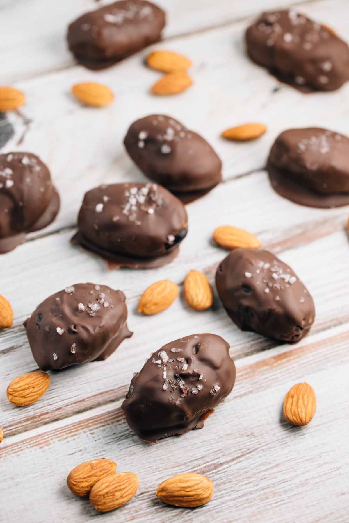 Dates and Almond
